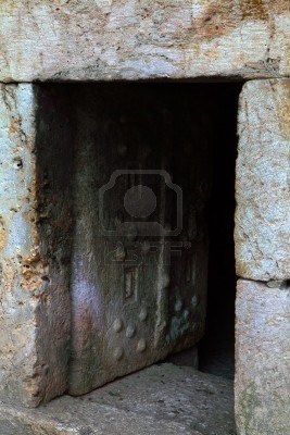 6112581-ancient-jewish-tomb-in-beit-shearim-israel